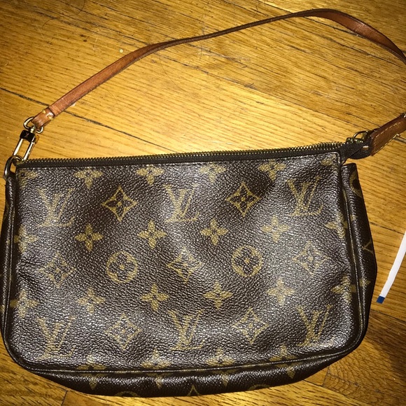 Louis Vuitton Handbags - Louis Vuitton small bag
